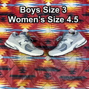 New Balance 2002R Shoes Boys Size 3 Women’s Sz 4.5 Gray Suede Sneakers PC2002ST